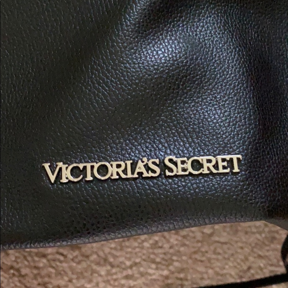 BRAND NEW VICTORIA SECRET BAGS & CLUTCH - Picture 7 of 13